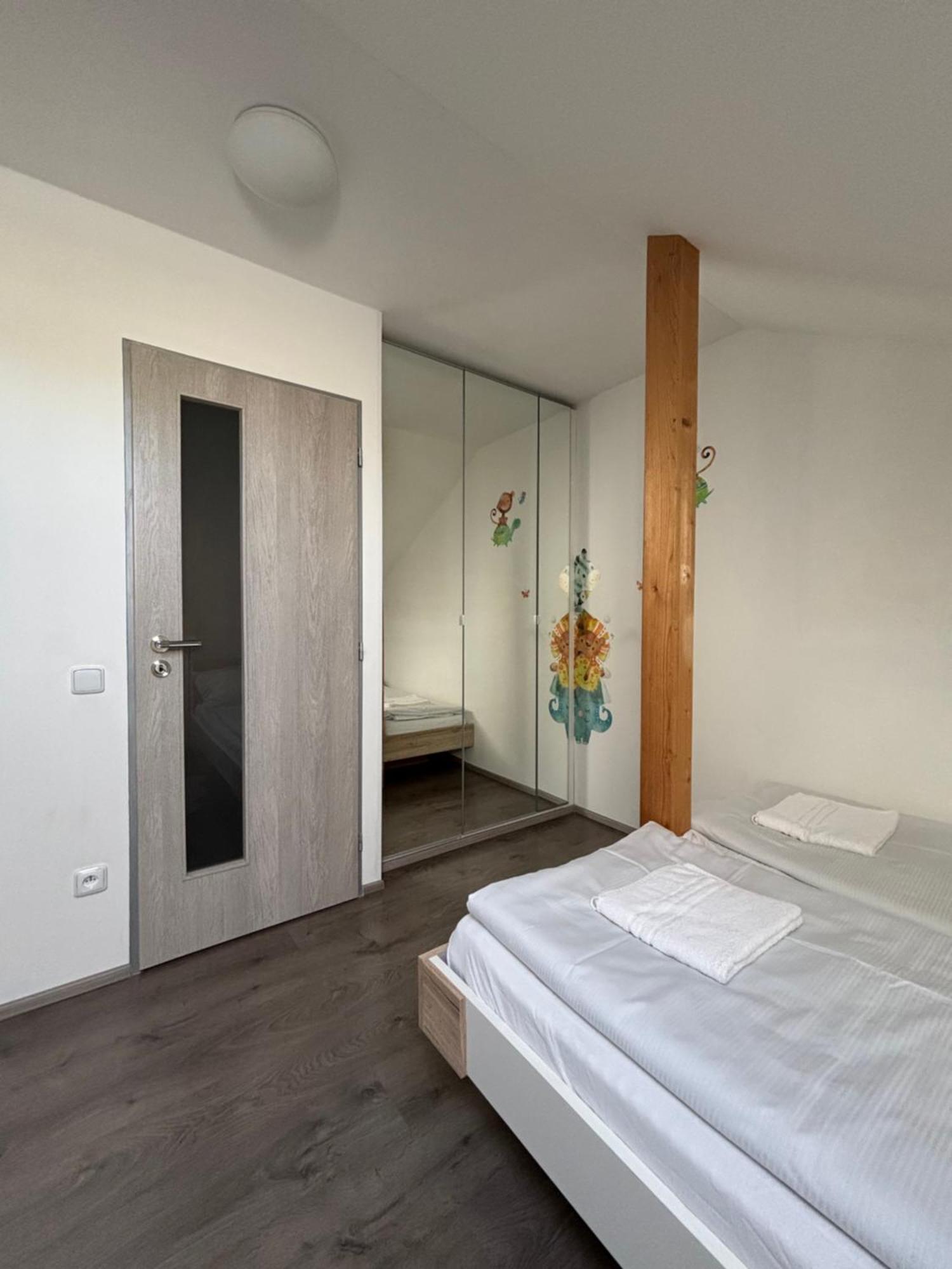 Apartmany Marco Polo Lednice Extérieur photo
